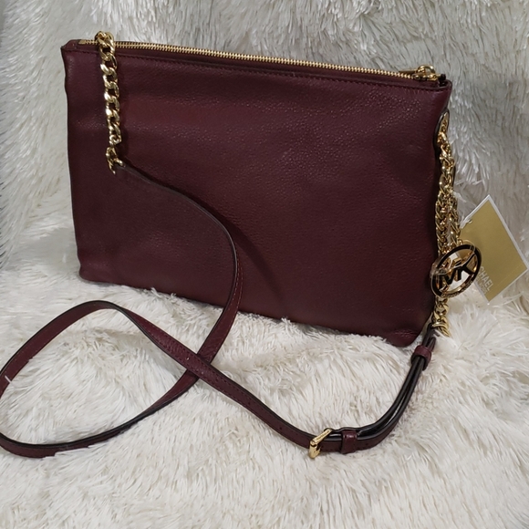 Michael Kors Handbags - Michael Kors Jet Set Chain Messager Bag